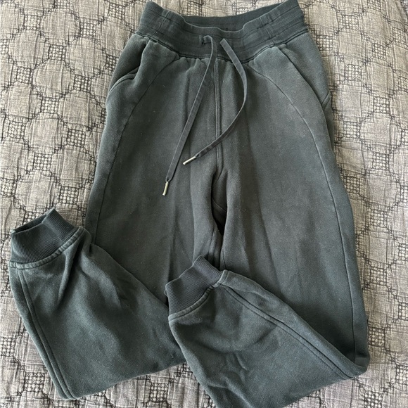 Lululemon Scuba Jogger - Picture 2 of 5
